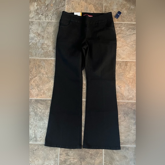 3 for $30. Reitmans jeans - Picture 1 of 4